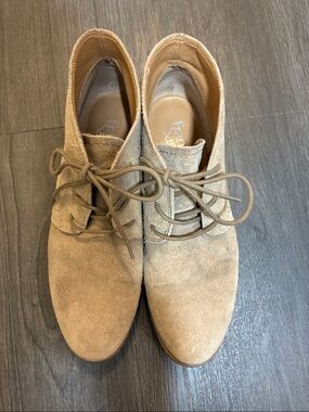 Franco Sarto Ramsey Lace Up Pebbles Chukka Suede Booties